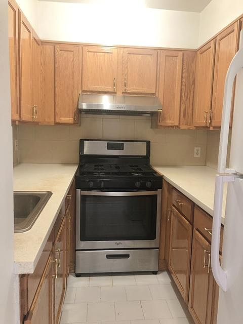 2nd image of 5238 72nd St Floor 2