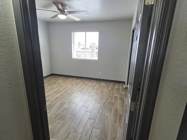 1462 E 28th Ave #4 — Photo 24