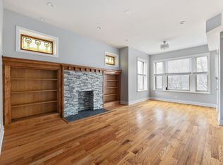 1642 West Estes, Chicago, IL 60626