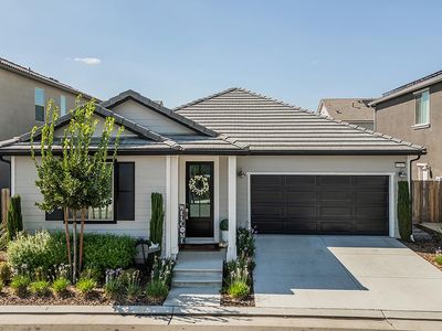 1363 E Via Prato Dr, Fresno, CA, 93730