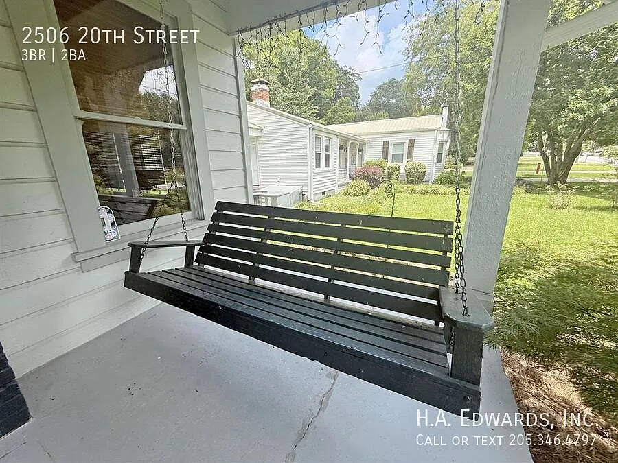 2506 20th St — Photo 3