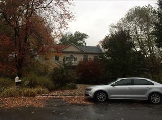 33 Cedar Pond Ln, Poughkeepsie, NY 12603