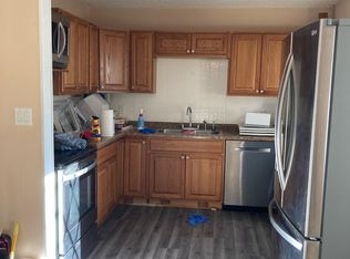 6818 Wilkes Ave, Davenport, IA 52806