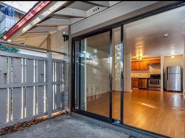 101 Kinross Dr #4 — Photo 12