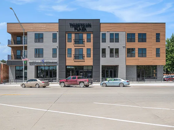 Tigertown Plaza, 300 E 13th St #3C, Tekamah, NE 68061