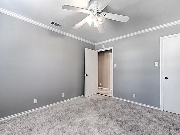 2nd image of 2601 Country Pl