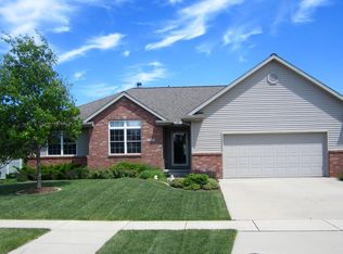 1612 Whitmer Ct, Bloomington, IL 61704