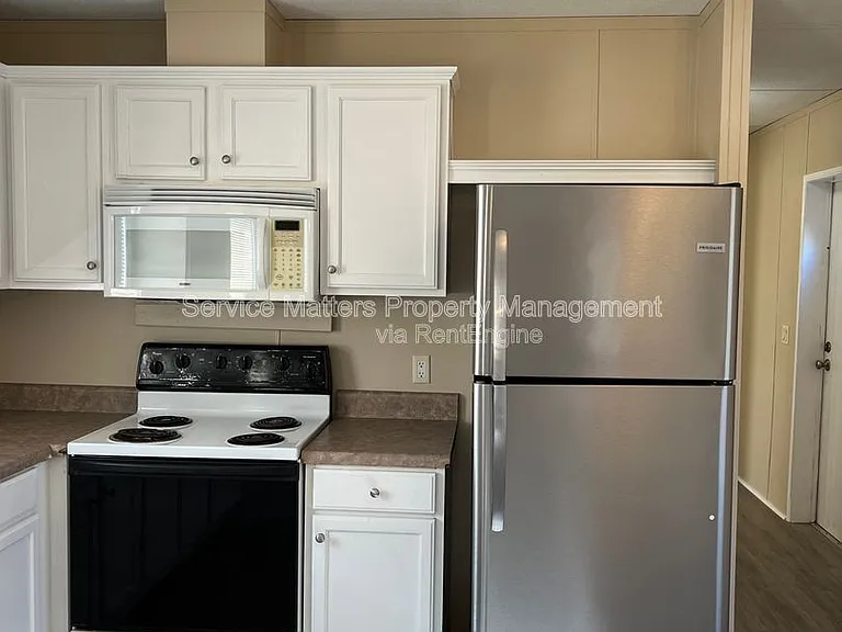 4825 Douglas Dr — Photo 7