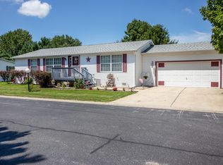 320 Mallard Ln, Sandwich, IL 60548