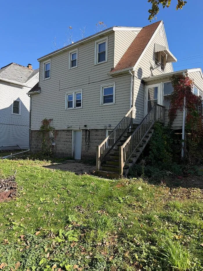 3 bed, 1.0 bath, 1162 sqft, $1,500 — Photo 2
