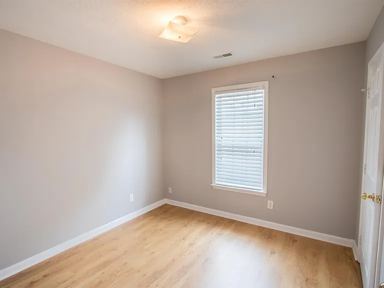 4054 Margo Cir — Photo 11