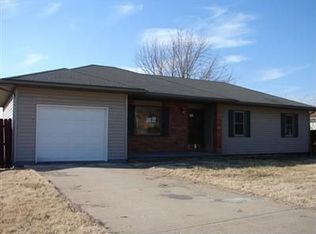 2427 S Orchard Ave, Bolivar, MO 65613