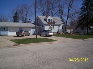 417 E Beaver St, Standish, MI 48658