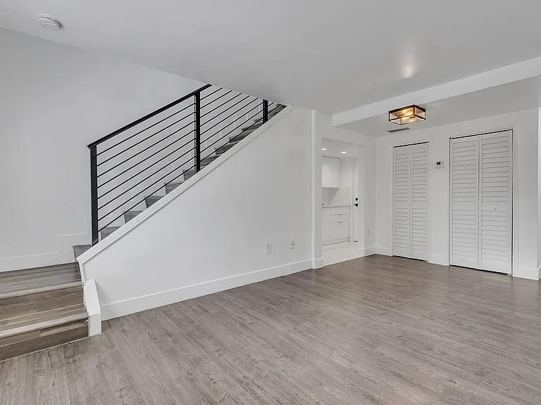 1114 Douglas Rd #4 — Photo 4