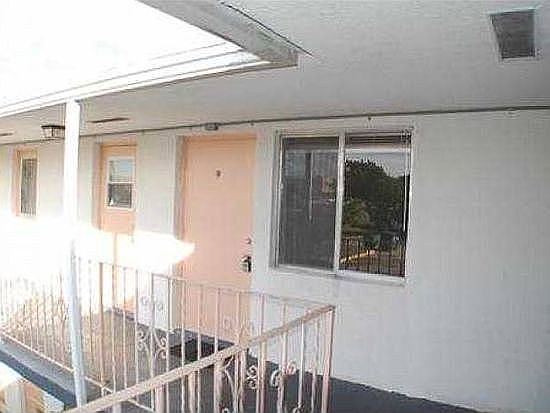 2nd image of 1729 Arthur St APT 6