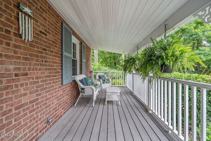 3rd image of 260 Consaul Road