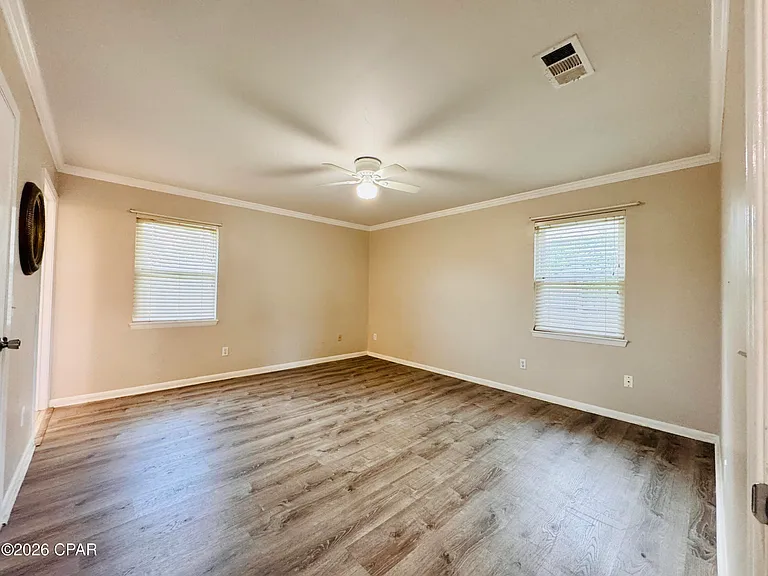618 Gabriel St — Photo 14