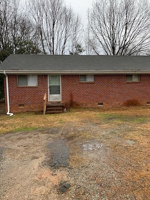 1st image of 133 Pleasant Dr #133