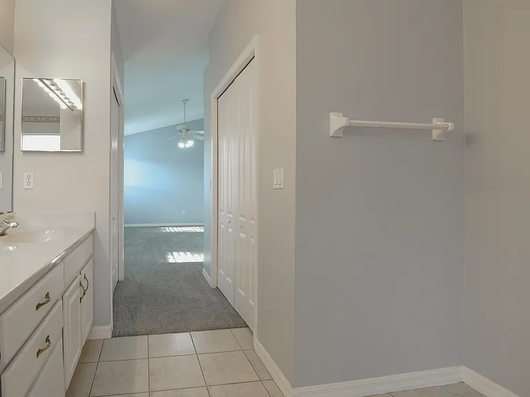 3116 Floral Way E — Photo 18