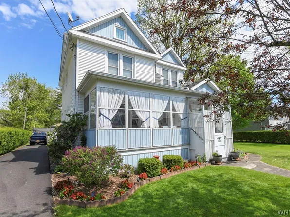 5823 West St, Sanborn, NY 14132