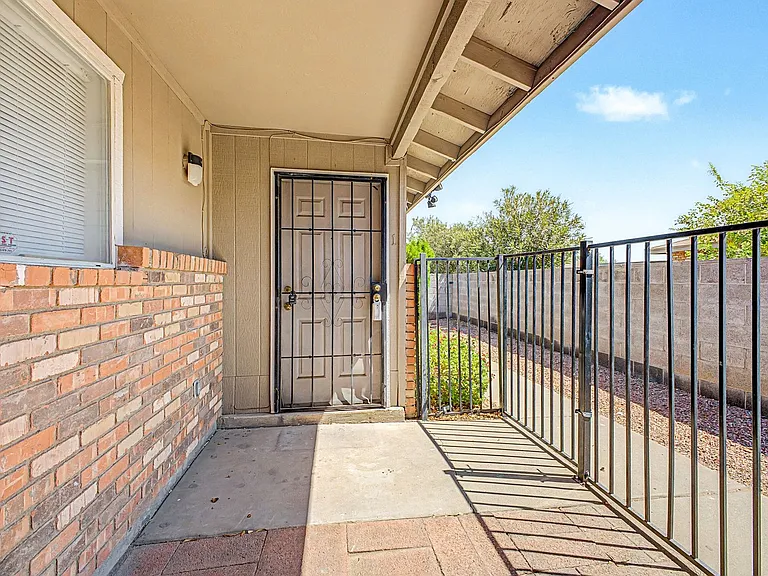 Beautiful Beck Ln Fourplex — Photo 29