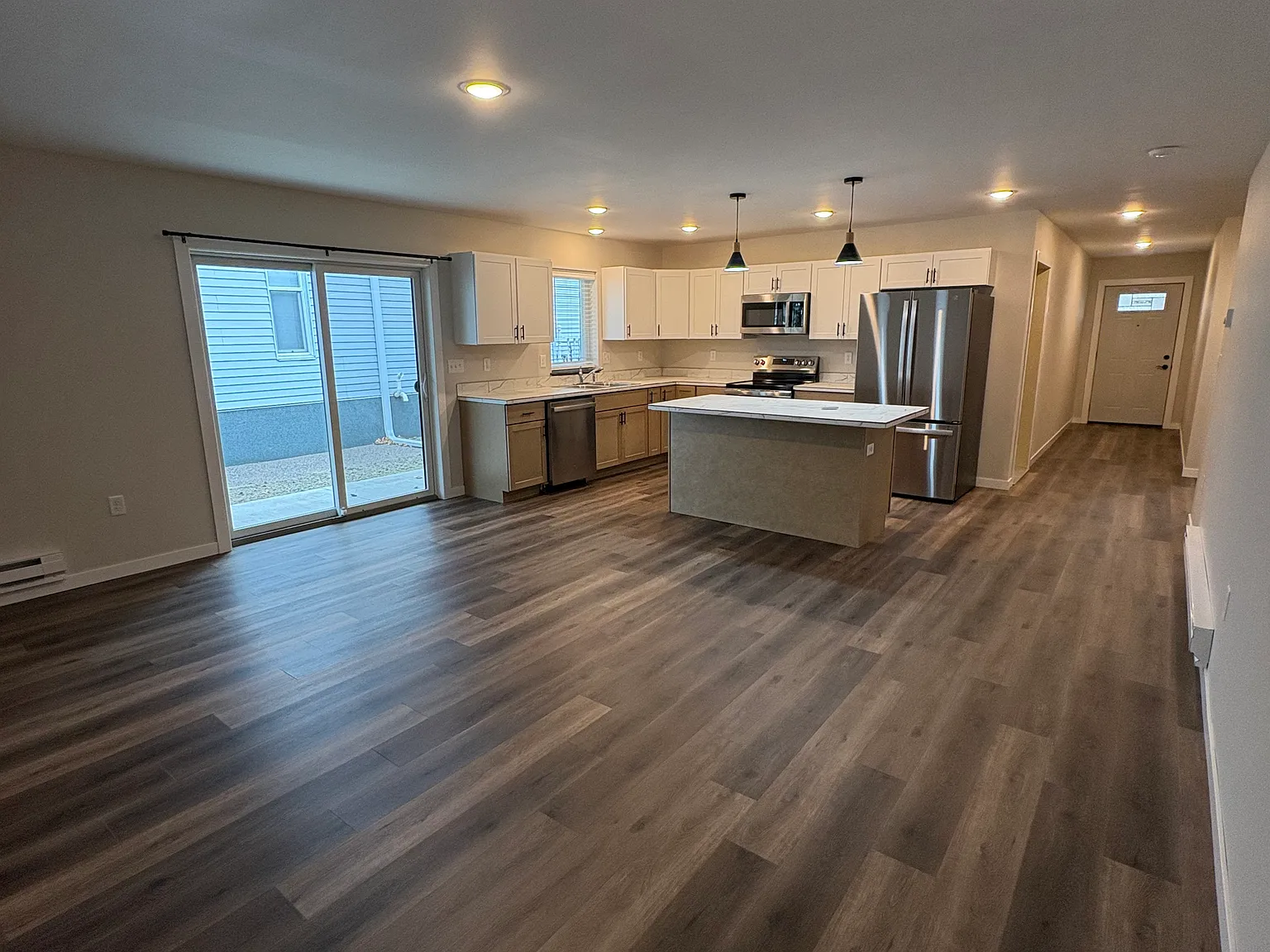2 bed, 1240 sqft, $1,800 — Photo 3
