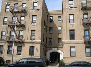 3276 32nd St APT 4A, Astoria, NY 11106