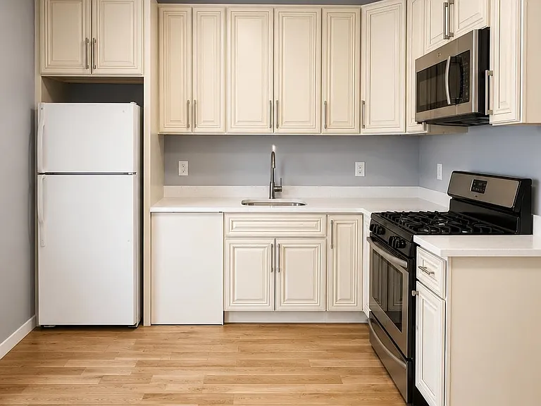 130 Monticello Ave #2 — Photo 4