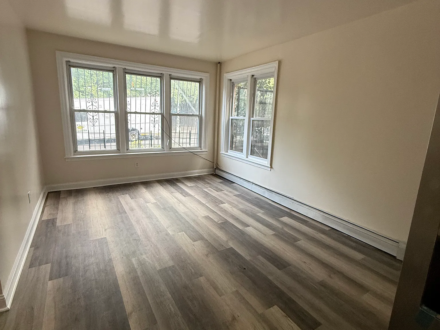 3 bed, $3,811 — Photo 3