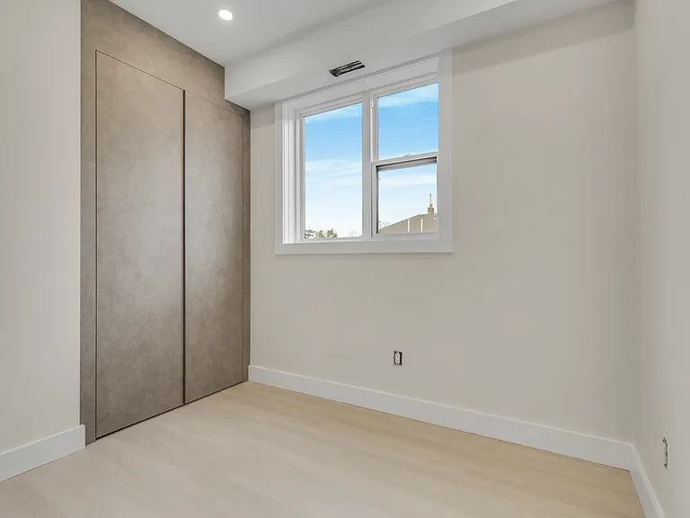 625 Harvie Ave #1 — Photo 23