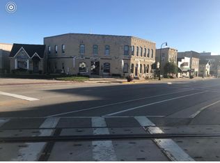 101 E Main St, Waunakee, WI 53597