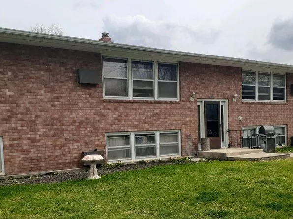 381 Brooks St S APT 1, Eden Valley, MN 55329