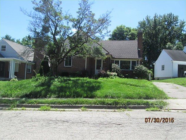 1st image of 456 Rockcliff Cir