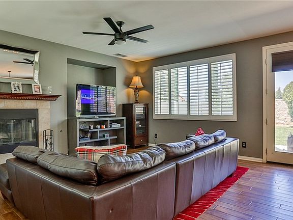 2nd image of 6768 Shanon Ln