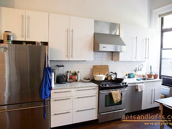 5th image of 738 Leonard St #1