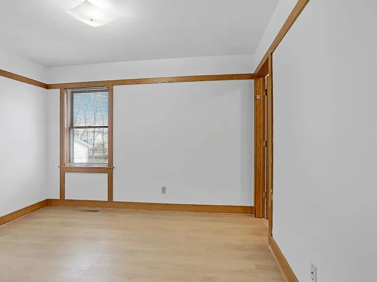 206 W William St #A — Photo 12