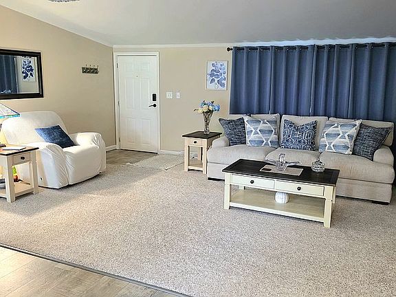 5th image of 2955 Paw Paw Dr