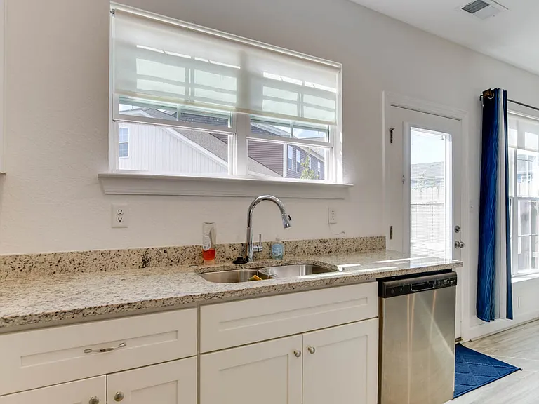 2416 Trafton Pl — Photo 8