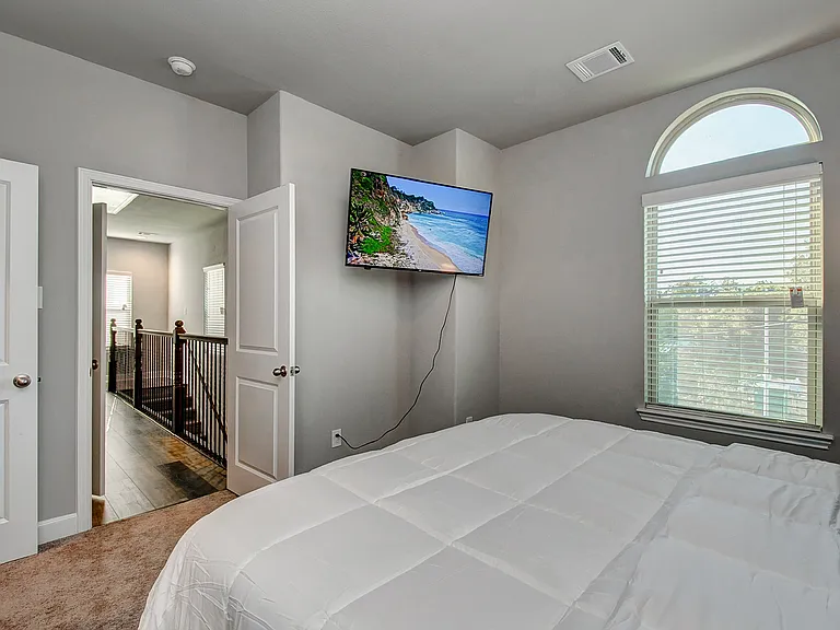 4151 Dupont St — Photo 22