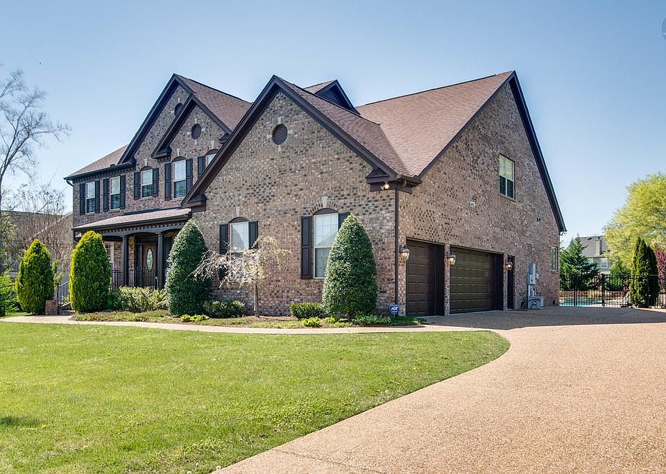2nd image of 75 Timberline Dr