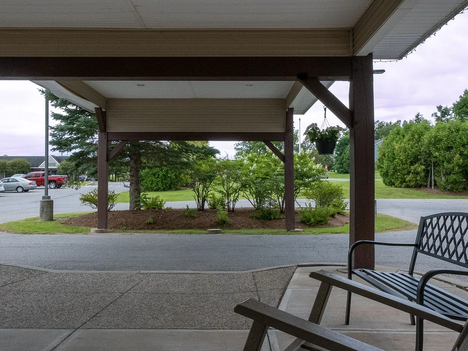 1 bed, 1 bath independent senior living (55+ years of age) heat, hot water, & electricity included — Photo 3