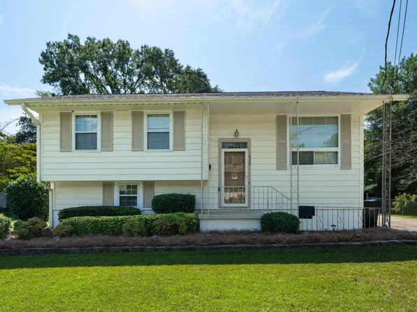 417 Debbie Dr, Trussville, AL 35173