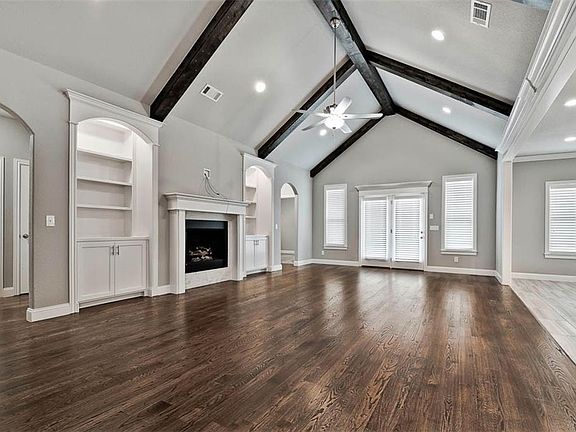 2nd image of 553 King Arthur Dr