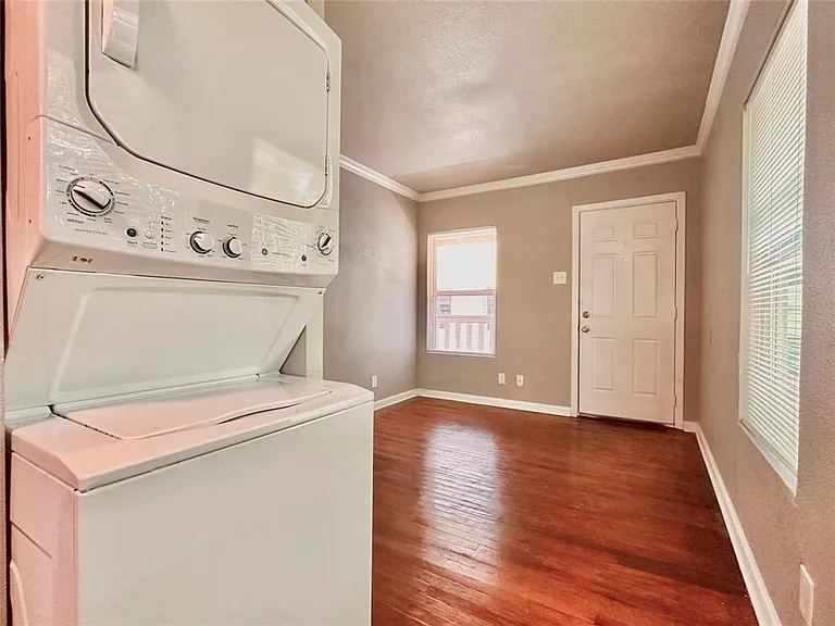 204 E 30th St #203 — Photo 4