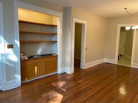 2nd image of 1747 N Cleveland Ave APT 1