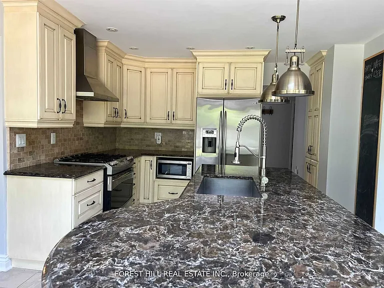 1241 Maple Ridge Dr — Photo 14
