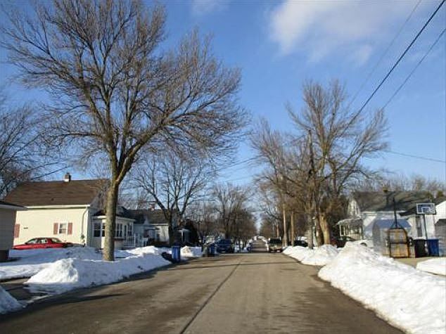 2nd image of 235 Franklin St