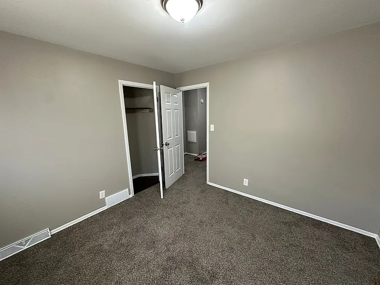 2018-2020 S Grand Ave. (Duplex) — Photo 10