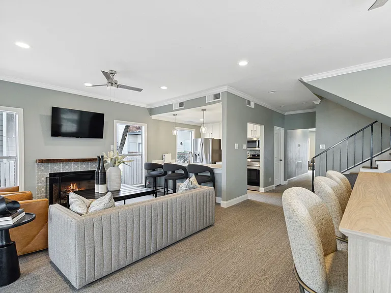 Ashton Oaks Apartments — Photo 11