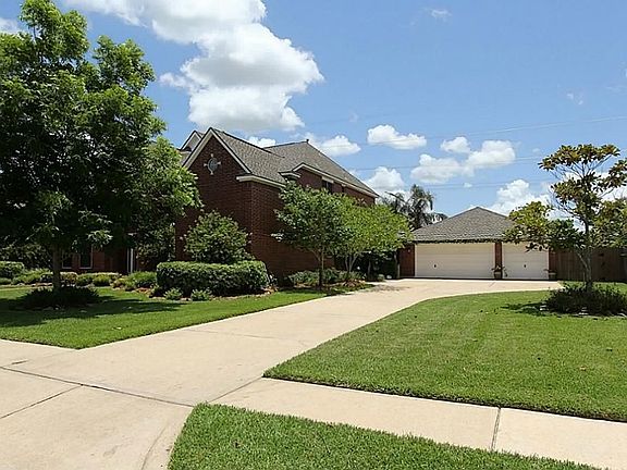 2nd image of 1708 Country Club Dr